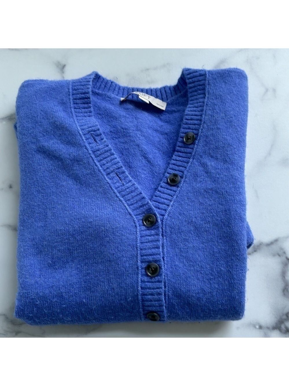 Loft Periwinkle Knit V Neck Sweater Size MP - Picture 12 of 12